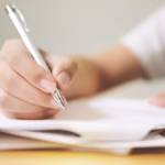 Osoba podpisująca dokumenty związane z aktualizacją danych firmy w CEIDG.