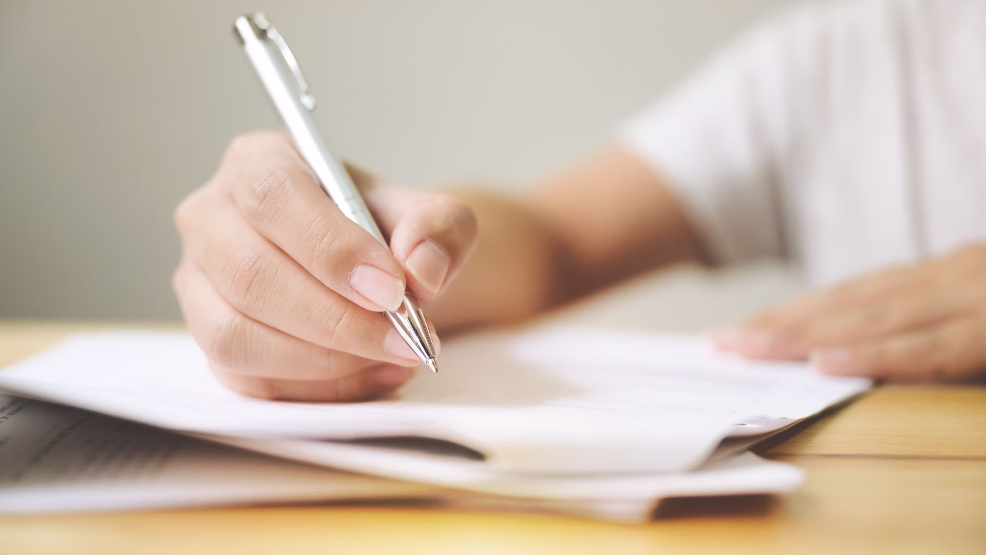 Osoba podpisująca dokumenty związane z aktualizacją danych firmy w CEIDG.