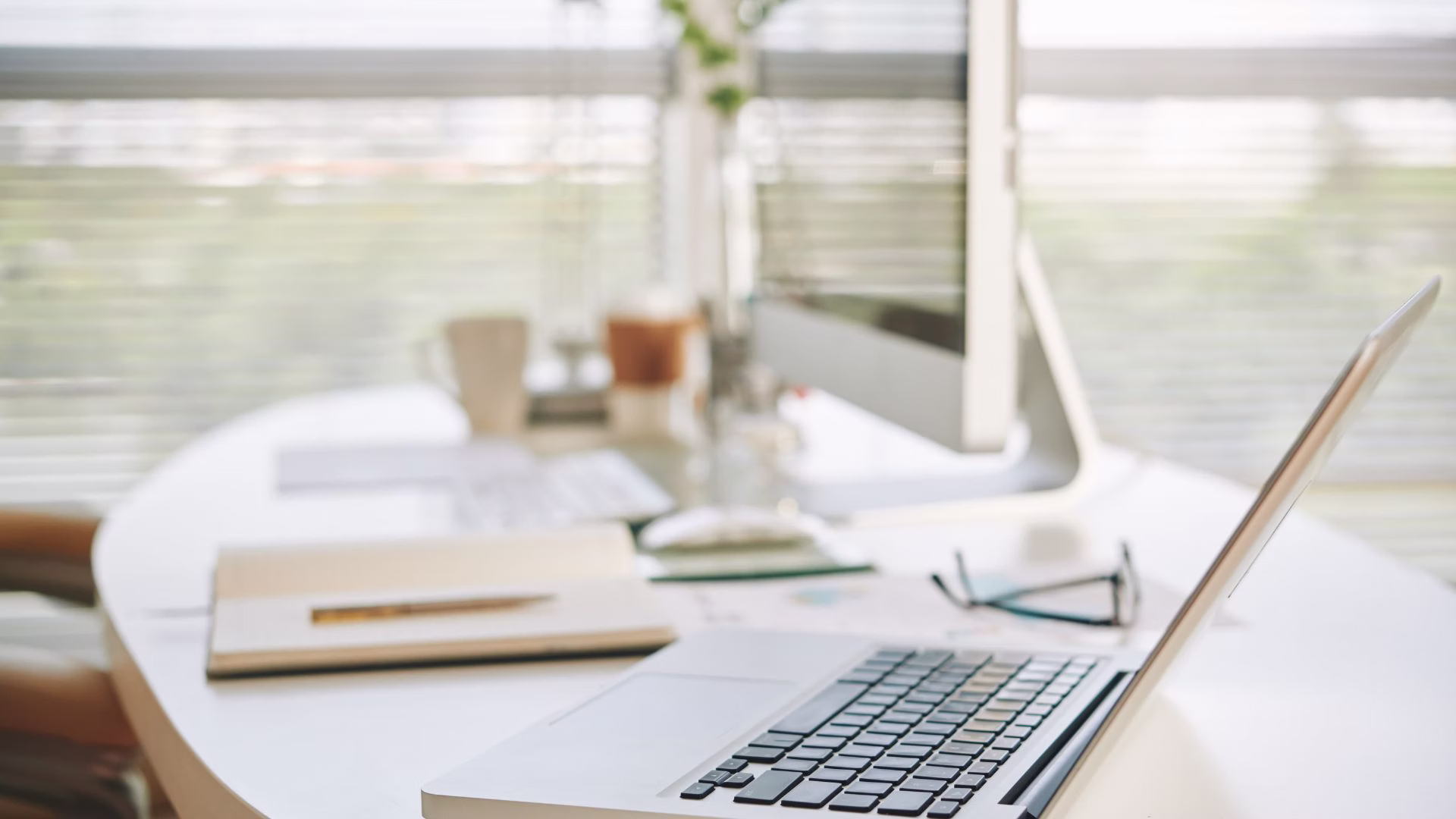 wirtualne biuro a wynajem biura – porównanie rozwiązań dla firm.